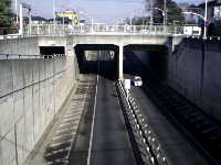 中途半端な幅のトンネル